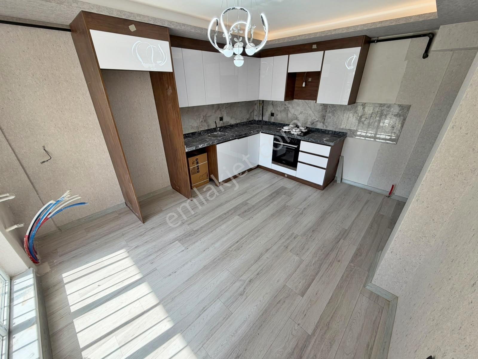 Yuvam'dan Kat Konumunda Fırsat Acil Satılık 4+1 Daire!! — fotoğraf 3