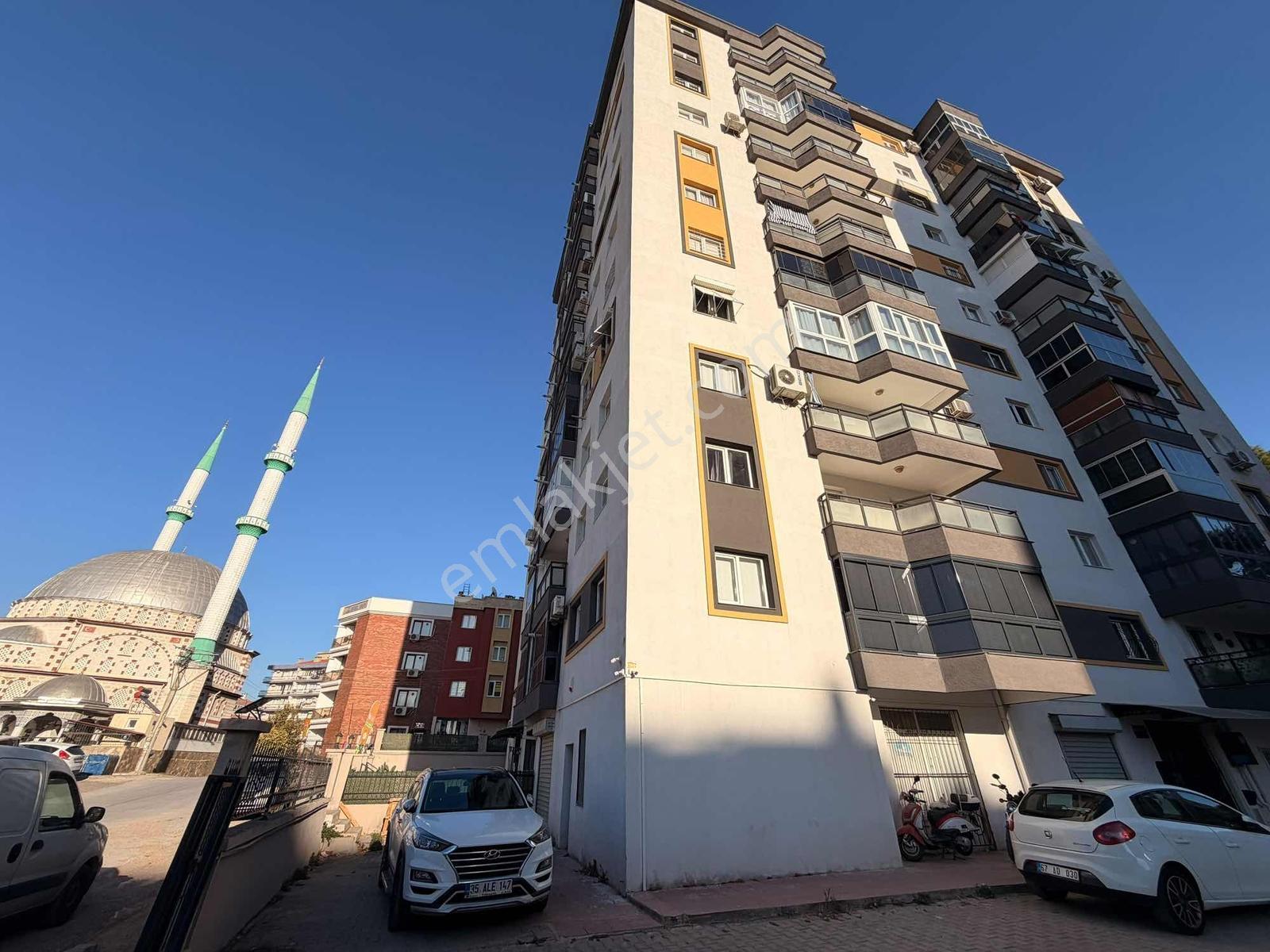 Buca Çeçen Kentte Satılık 3+1 Ara Kat