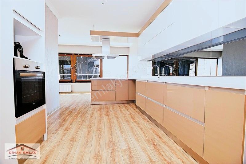 Barıştepe Mah Erolkaya Cadde Üzeri Özel Yapım Satlık 4+1 Daire — fotoğraf 3