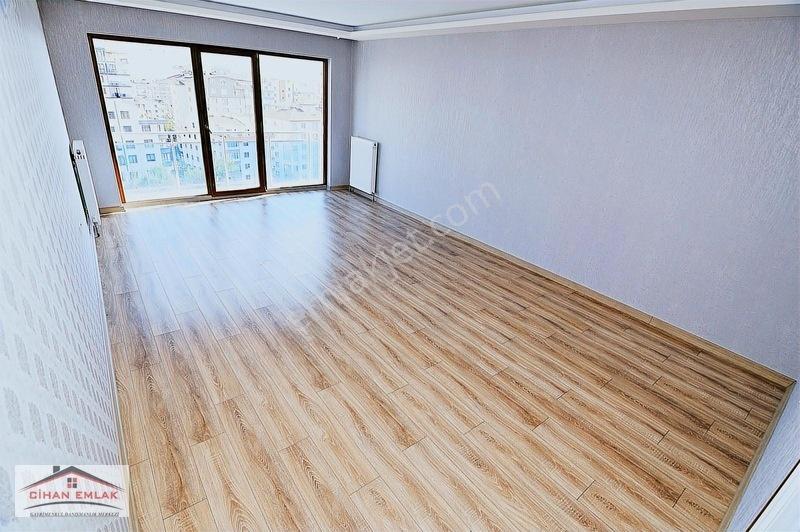 Barıştepe Mah Erolkaya Cadde Üzeri Özel Yapım Satlık 4+1 Daire — fotoğraf 11
