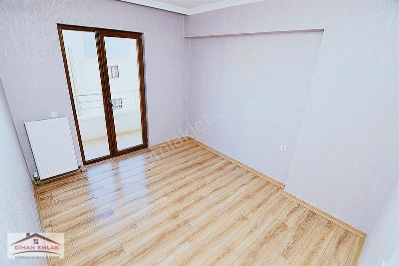 Barıştepe Mah Erolkaya Cadde Üzeri Özel Yapım Satlık 4+1 Daire — fotoğraf 16
