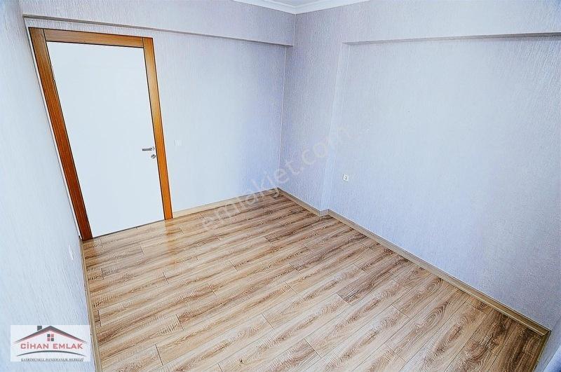 Barıştepe Mah Erolkaya Cadde Üzeri Özel Yapım Satlık 4+1 Daire — fotoğraf 24