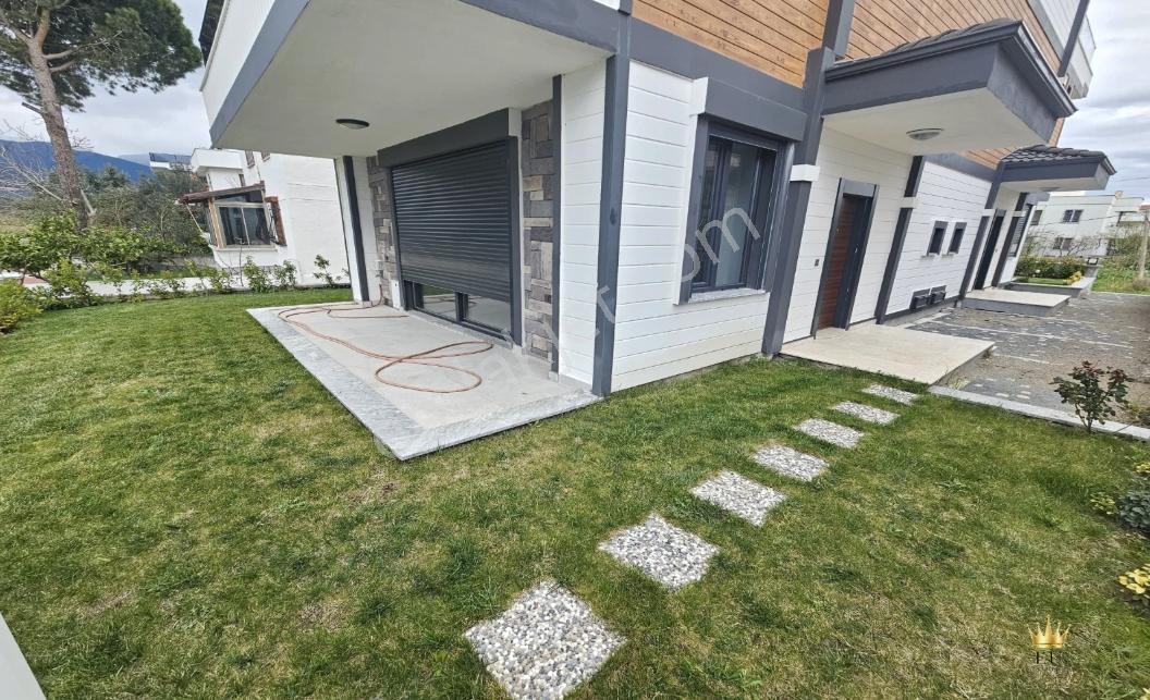 Eu Gayrimenkul'den Güre'de 3+1 Sıfır Villa — fotoğraf 4