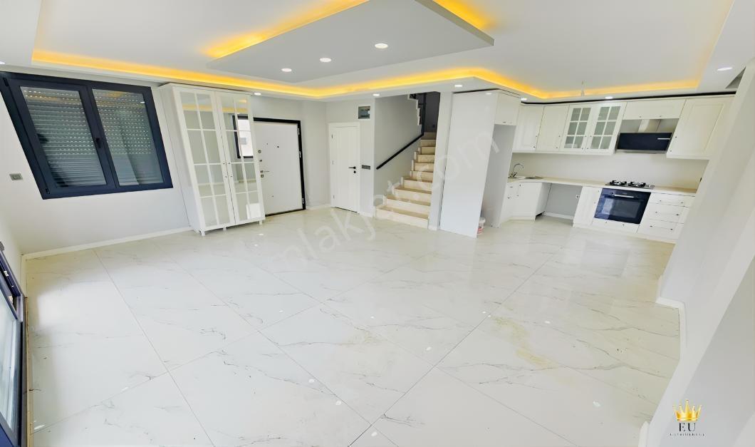 Eu Gayrimenkul'den Güre'de 3+1 Sıfır Villa — fotoğraf 10