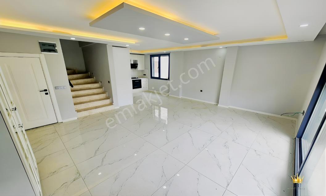Eu Gayrimenkul'den Güre'de 3+1 Sıfır Villa — fotoğraf 11