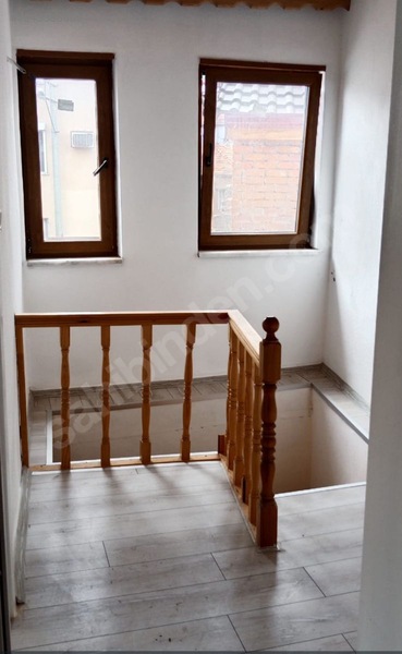 Pelitköy Merkezde Köşe Lokasyonda Sıfır Tadilatli Kiralık Taş Ev — fotoğraf 16