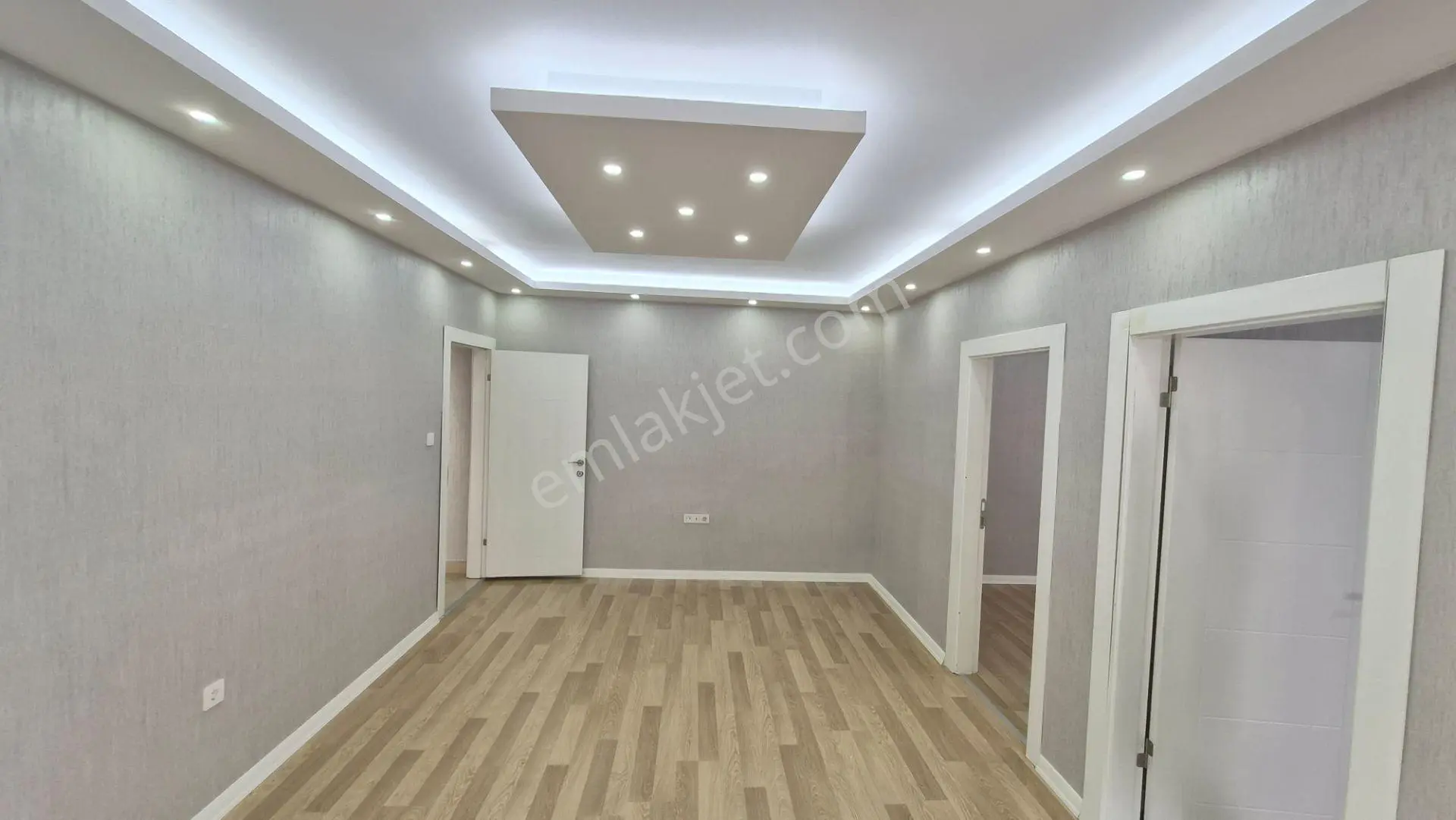 Kent Emlaktan Abidin Paşada Cadde Üzerinde Full Yapılı Satılık Daire — fotoğraf 2