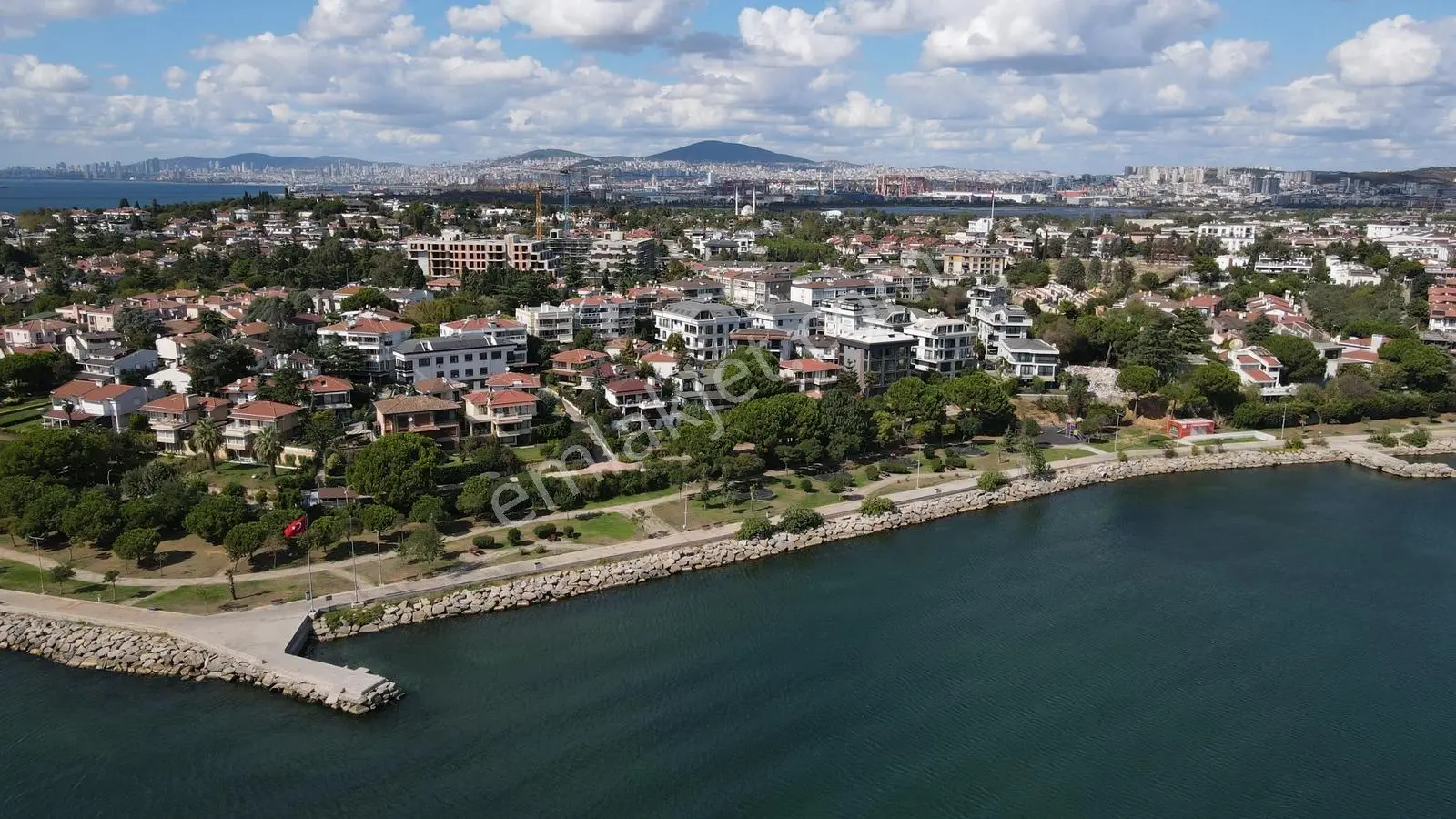 Tuzla Sahilde Denize Sıfır Özel 2+1 Satılık Yalı Dairesi — fotoğraf 3