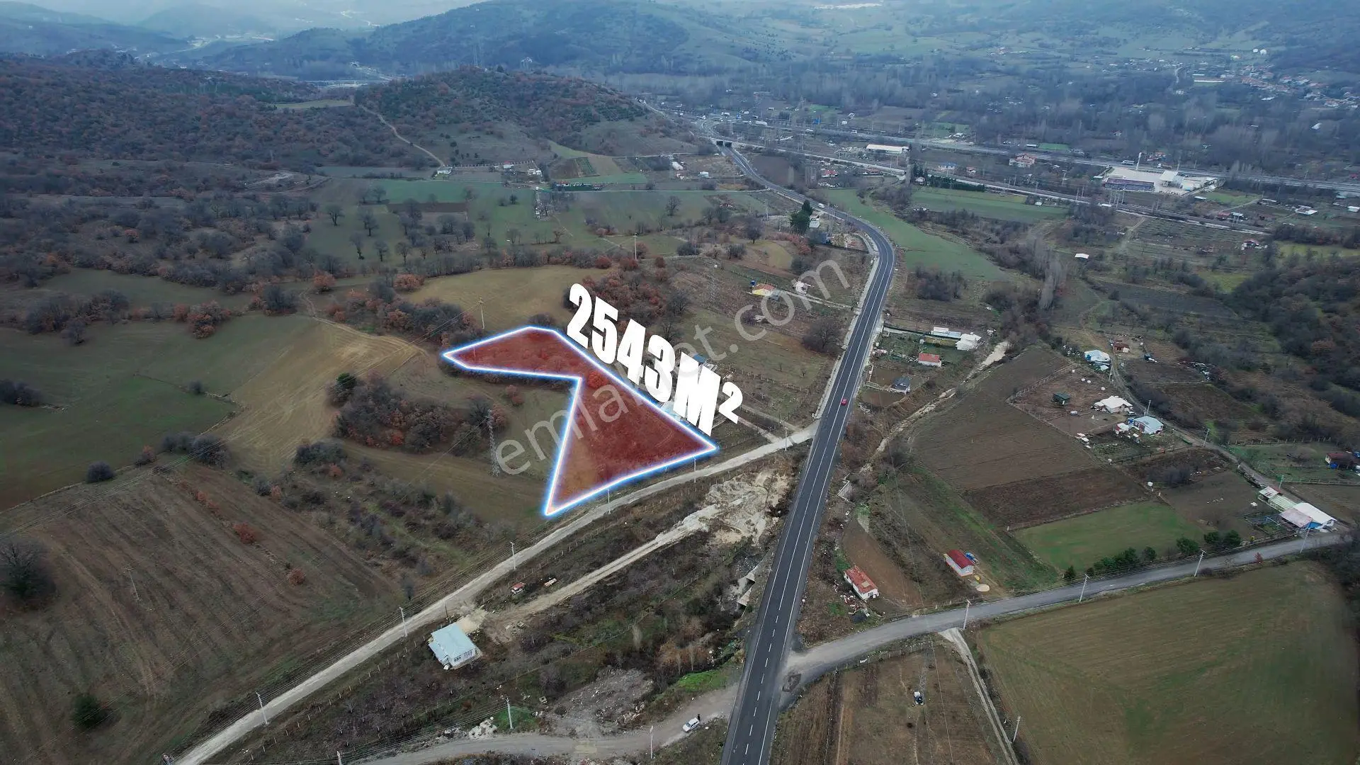 Bilecik Pazaryeri Karaköyde Yola 80 M Cepheli Satılık Fırsat — fotoğraf 2