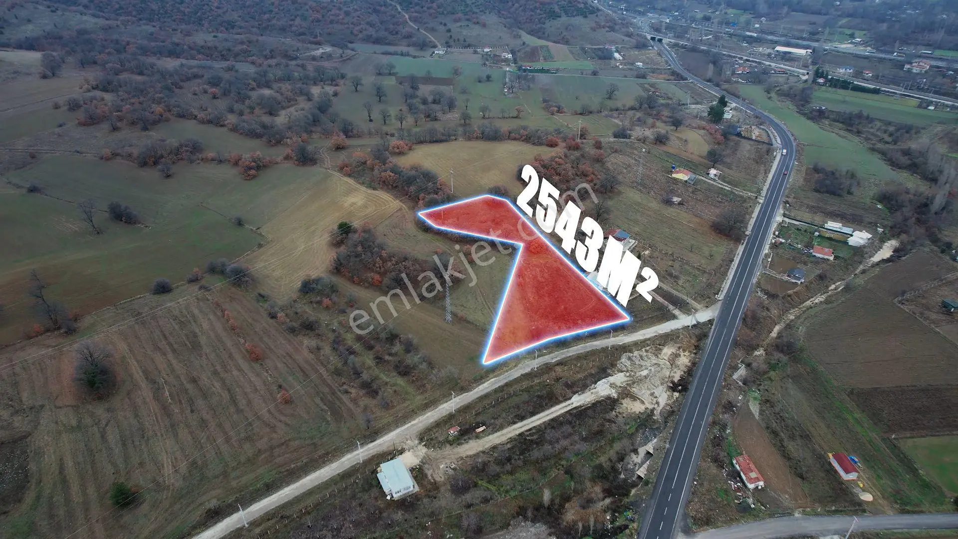 Bilecik Pazaryeri Karaköyde Yola 80 M Cepheli Satılık Fırsat — fotoğraf 5