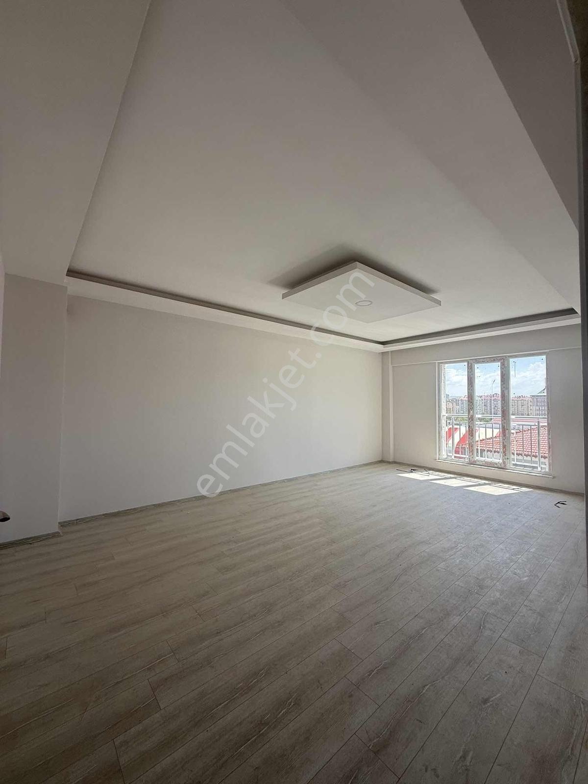 Kılavuz Mahallesinde Satılık Güney Cephe 4+1 Sıfır Daire — fotoğraf 2