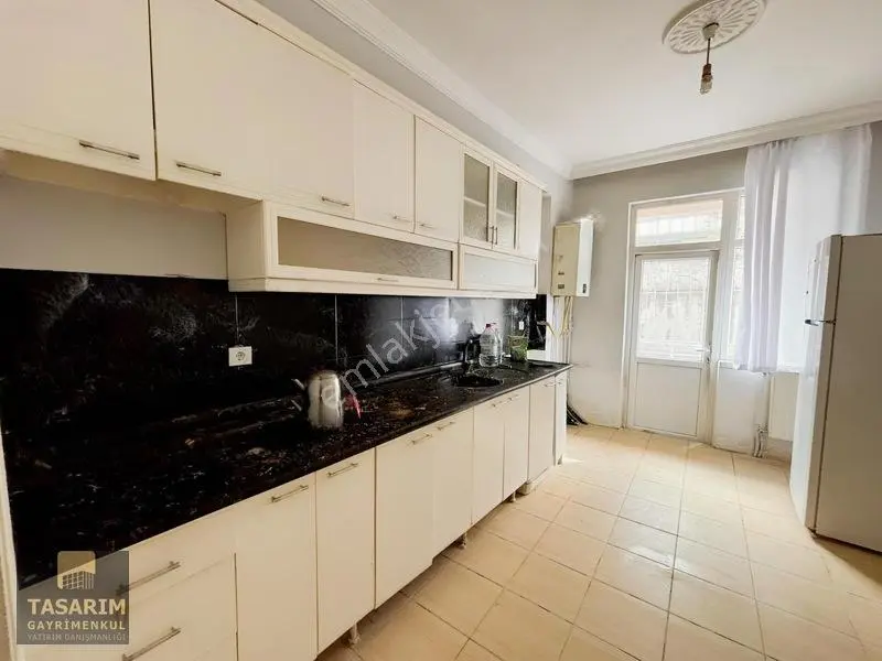 Topçu Mahallesi Lokasyon Ve Çevre Avantajlı 2+1 Ebeveyn Banyolu — fotoğraf 2