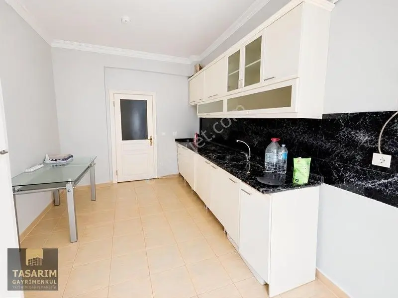 Topçu Mahallesi Lokasyon Ve Çevre Avantajlı 2+1 Ebeveyn Banyolu — fotoğraf 3