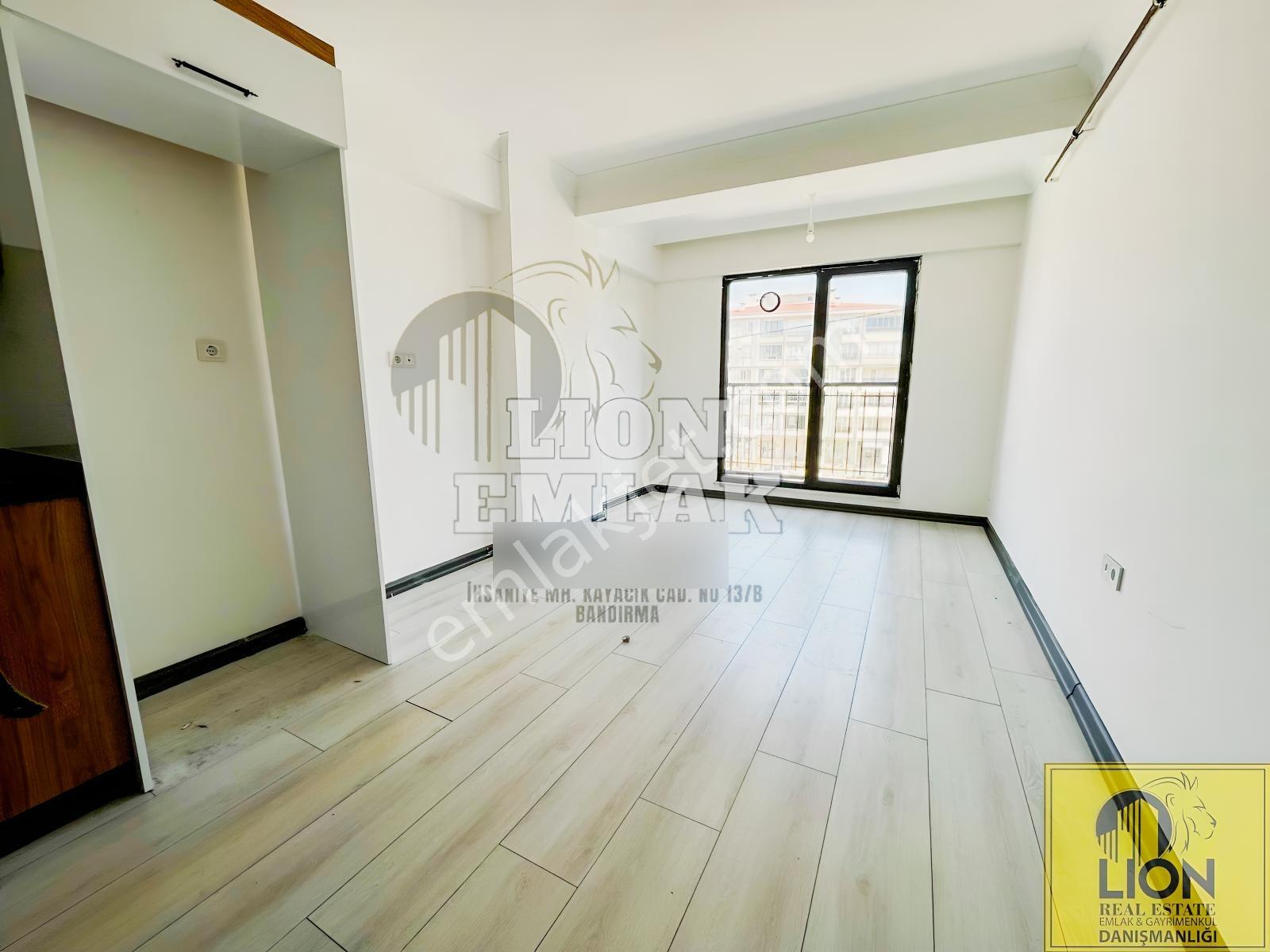 Lıon Emlak'tan Yeni Mahallede Cadde Manzarlı Satılık 1+1 Daire — fotoğraf 6