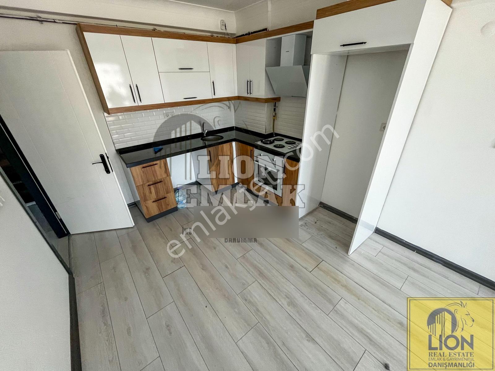 Lıon Emlak'tan Yeni Mahallede Cadde Manzarlı Satılık 1+1 Daire — fotoğraf 8