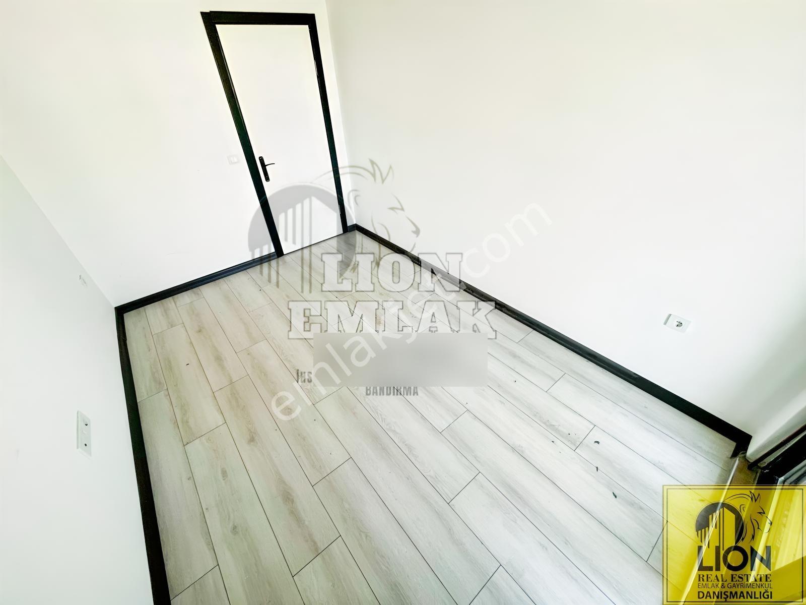 Lıon Emlak'tan Yeni Mahallede Cadde Manzarlı Satılık 1+1 Daire — fotoğraf 21