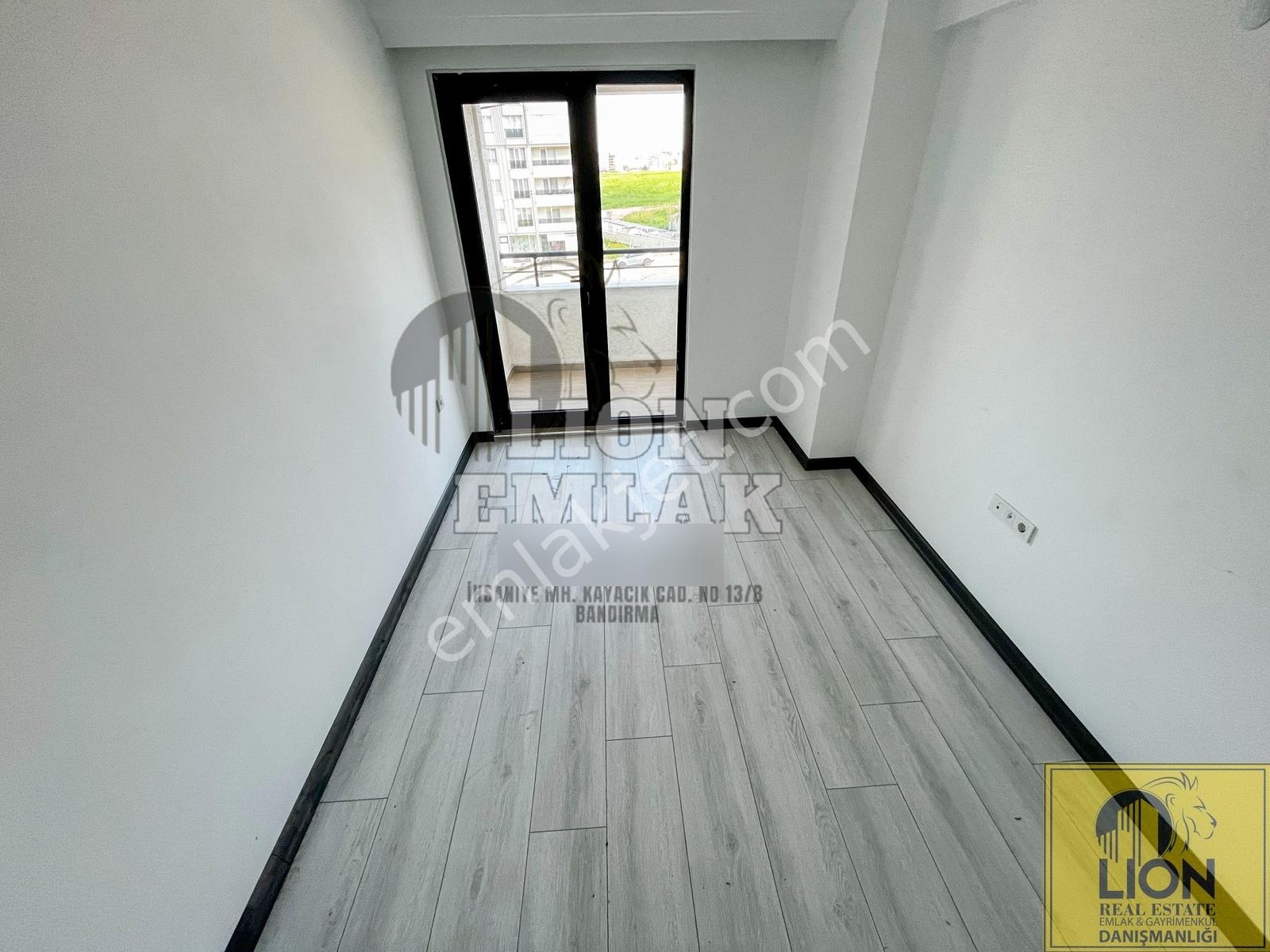 Lıon Emlak'tan Yeni Mahallede Cadde Manzarlı Satılık 1+1 Daire — fotoğraf 24