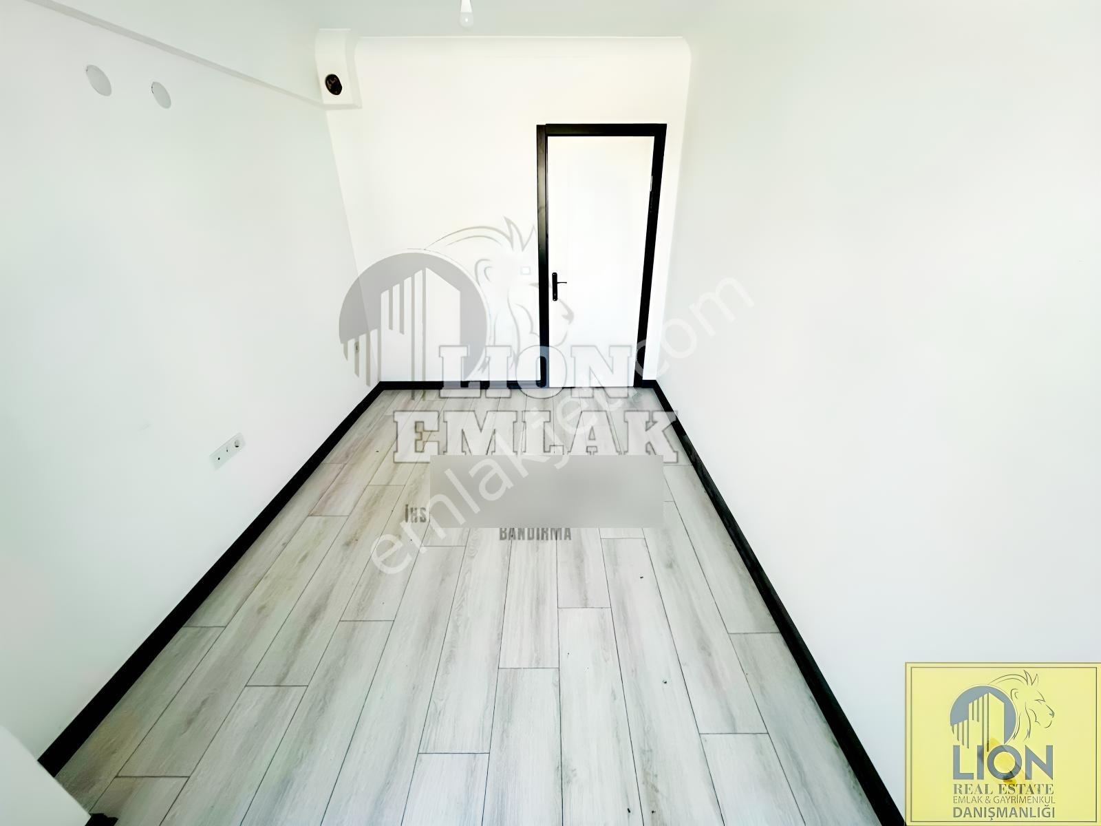 Lıon Emlak'tan Yeni Mahallede Cadde Manzarlı Satılık 1+1 Daire — fotoğraf 28