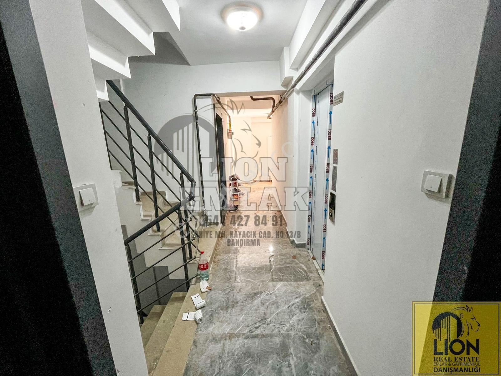 Lıon Emlak'tan Yeni Mahallede Cadde Manzarlı Satılık 1+1 Daire — fotoğraf 34