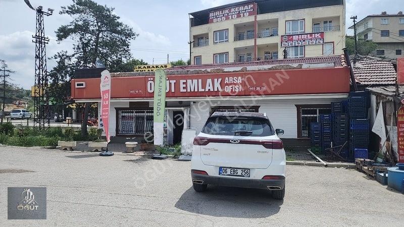 Lalahan Merkezde İçinde Yetişmiş Ağaçları Olan Hizmet Önünde Ars — fotoğraf 12