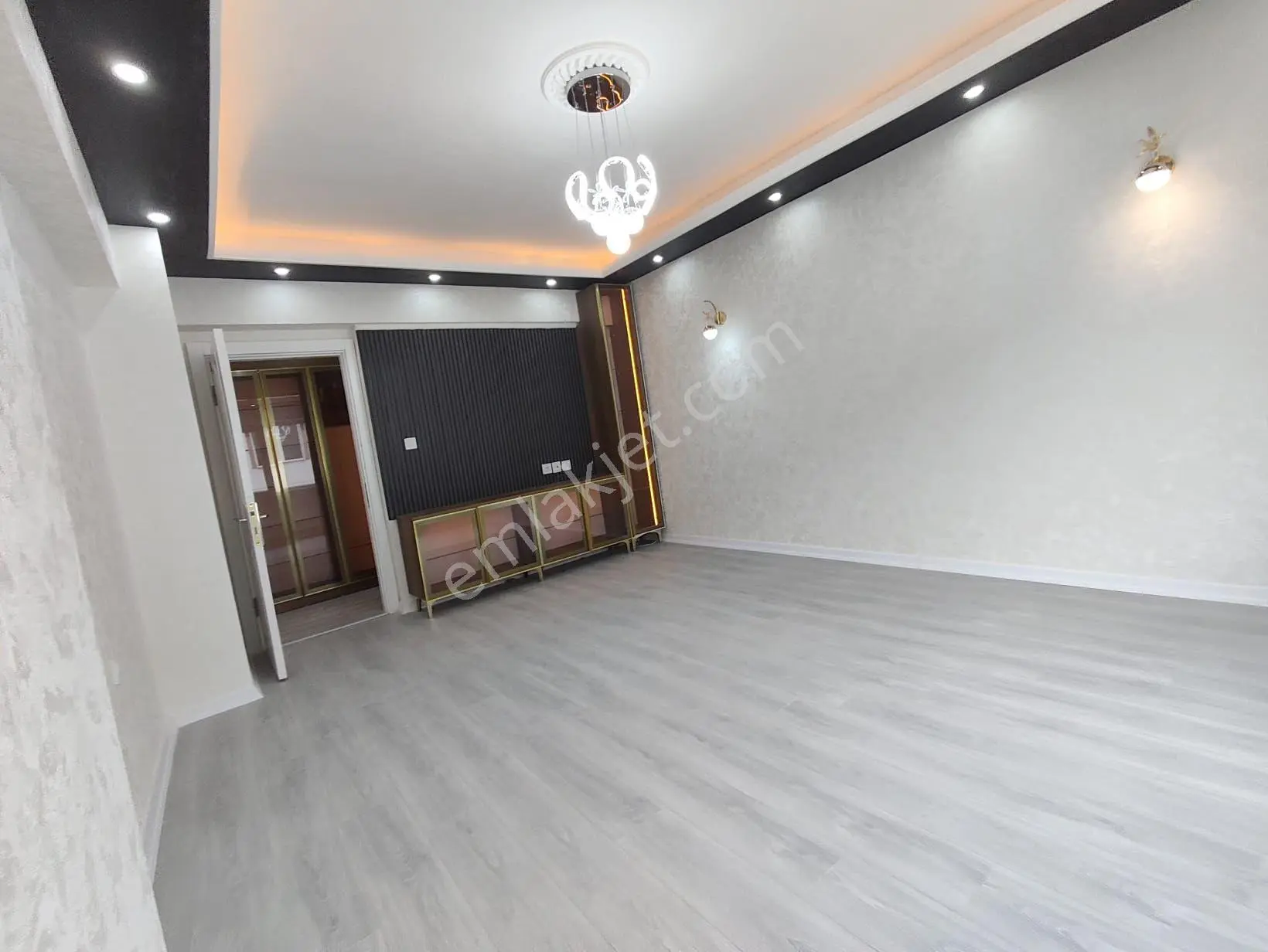 Yılmaz Gayrımenkulden Asansorlu 3+1 Cadde Üzeri Ful Yapılı 3 Ara Kat Pazarlık Payımız Yoktur — fotoğraf 2