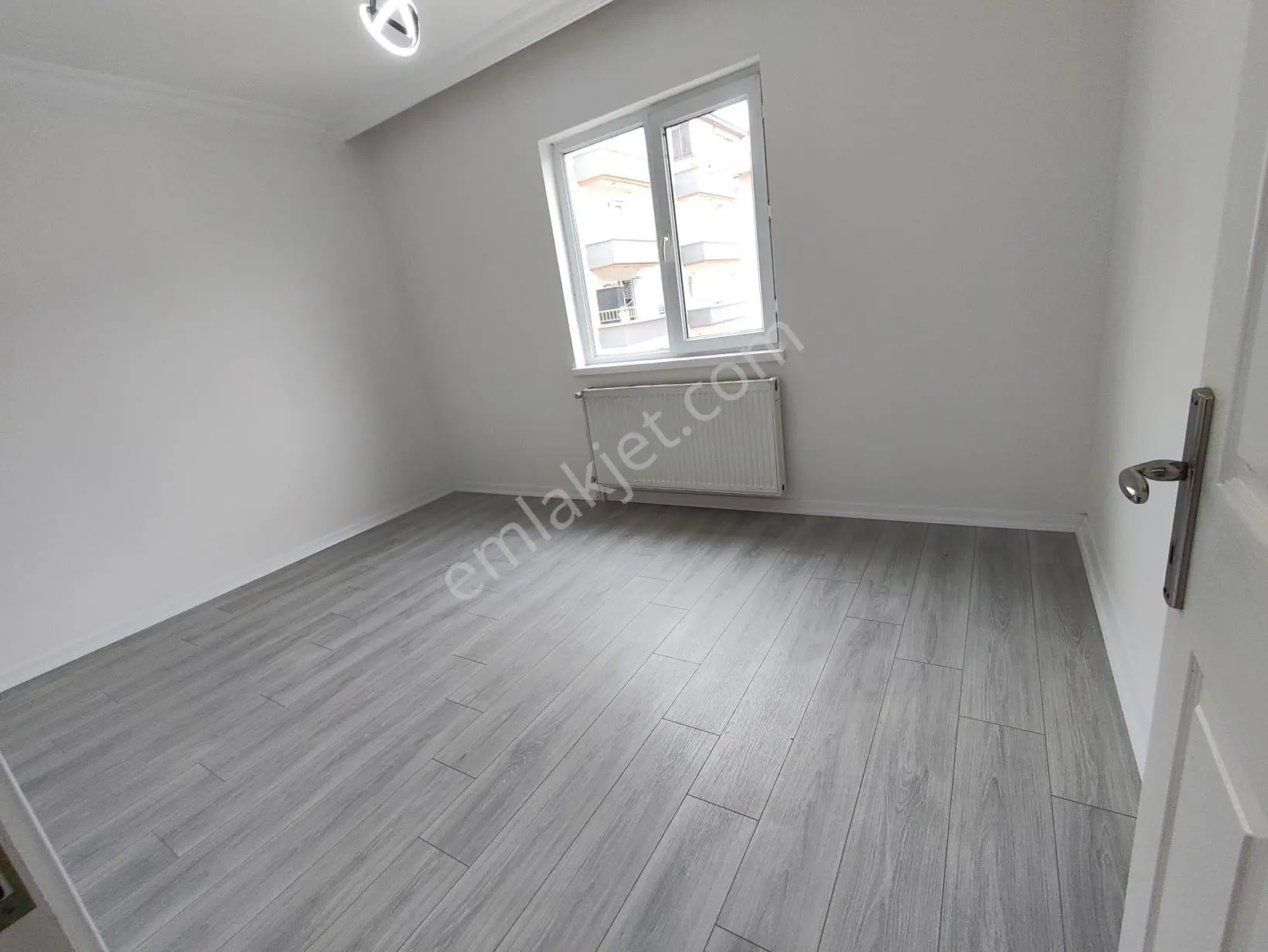 Yılmaz Gayrımenkulden Asansorlu 3+1 Cadde Üzeri Ful Yapılı 3 Ara Kat Pazarlık Payımız Yoktur — fotoğraf 4