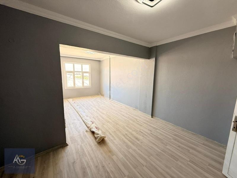 Alper Gayrimenkulden Sakarya Mah.110 M2 Yeni Tadilatlı 2+1 — fotoğraf 2