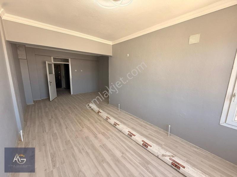 Alper Gayrimenkulden Sakarya Mah.110 M2 Yeni Tadilatlı 2+1 — fotoğraf 5