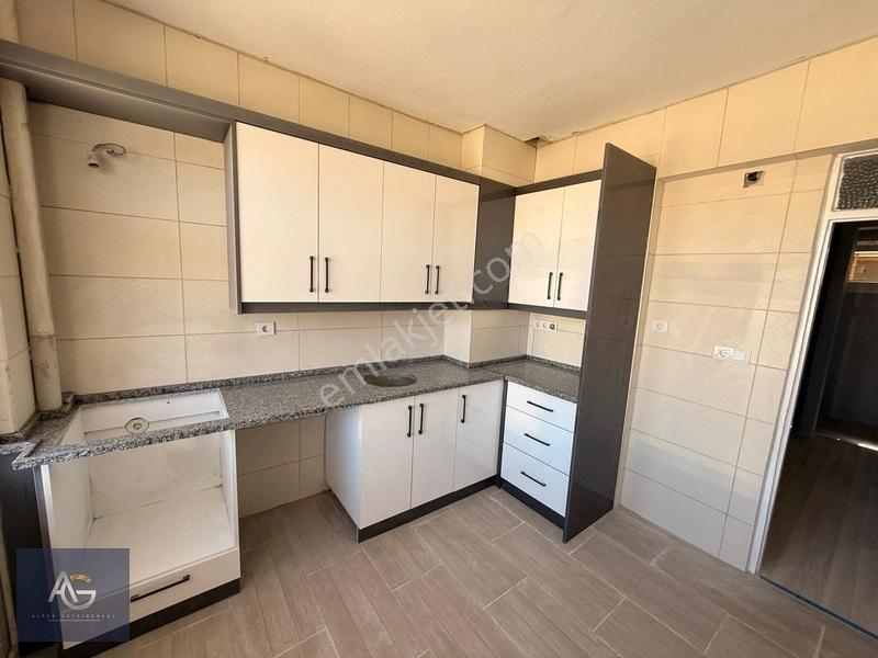 Alper Gayrimenkulden Sakarya Mah.110 M2 Yeni Tadilatlı 2+1 — fotoğraf 7