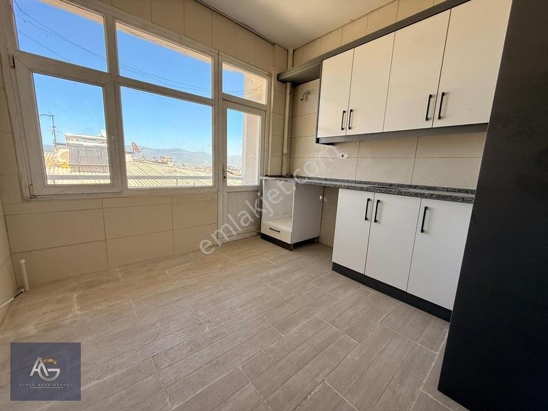 Alper Gayrimenkulden Sakarya Mah.110 M2 Yeni Tadilatlı 2+1 — fotoğraf 8
