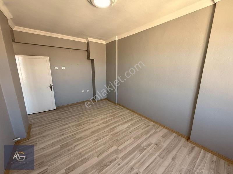 Alper Gayrimenkulden Sakarya Mah.110 M2 Yeni Tadilatlı 2+1 — fotoğraf 10