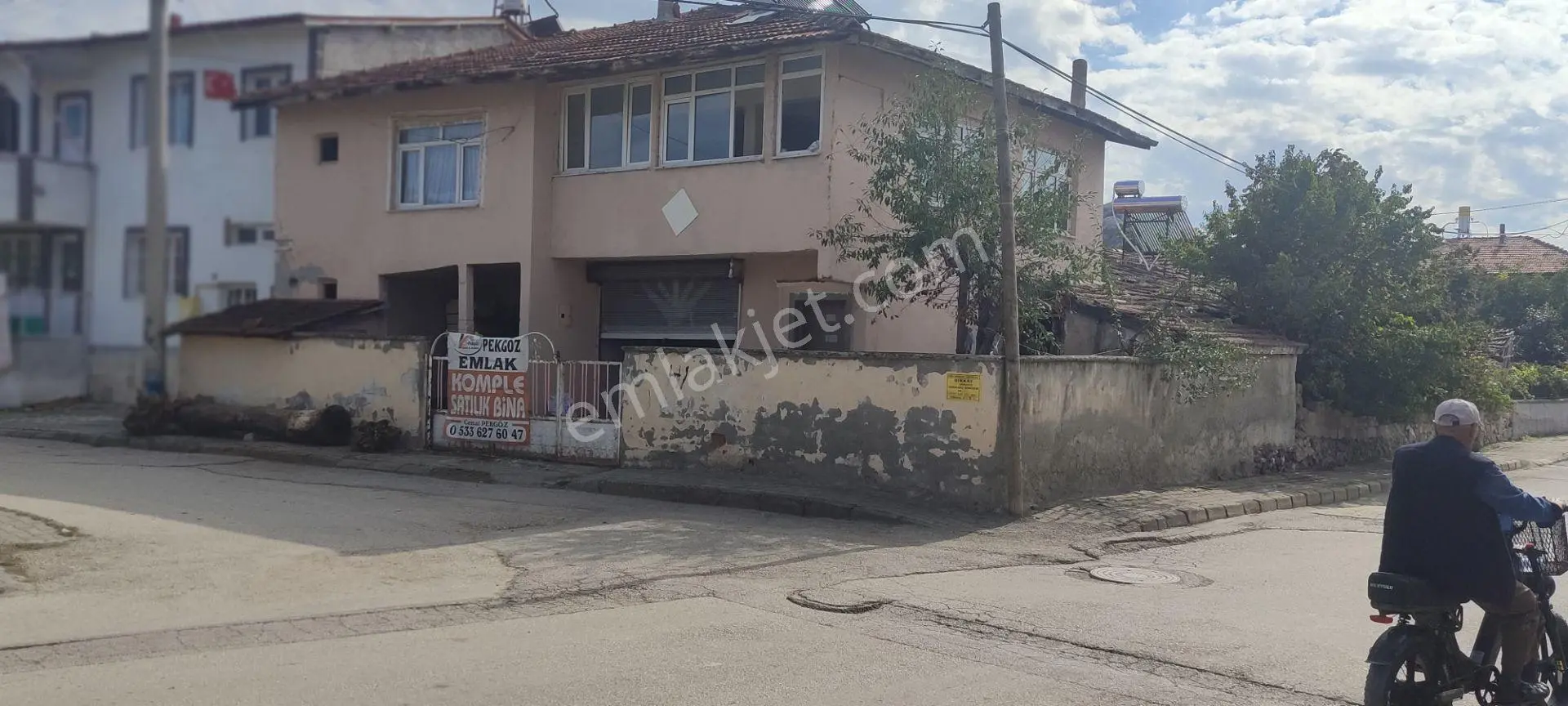 Turhal Terminal Karşısında Çevriklerde Müstakil İki Katlı Satlik Bahçeli Ev — fotoğraf 4