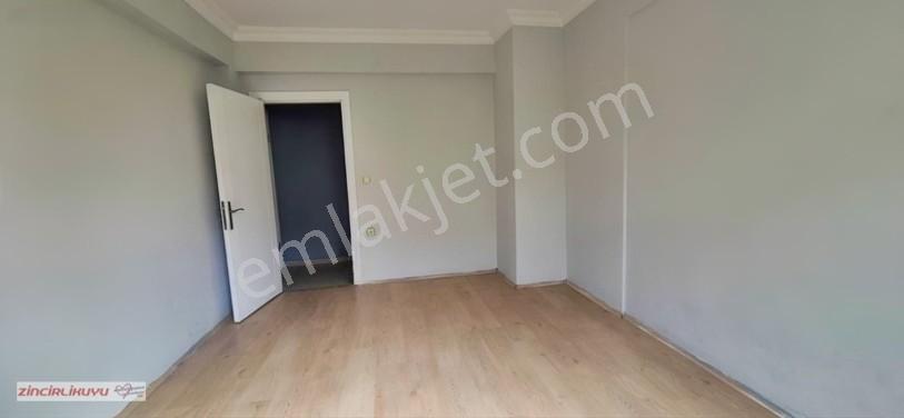 Derince Dumlupınar'da Merkezi Konumda Satılık 3+1 Daire — fotoğraf 16