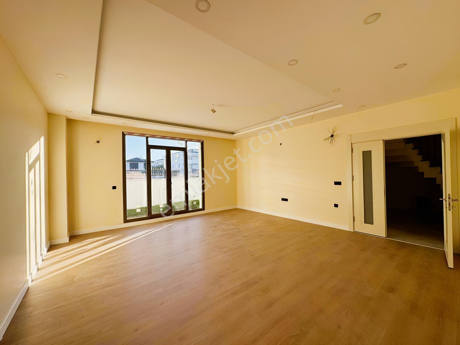 Remax Ten Büyükçekmece Karaağaçta Acil Satılık Sıfır 4+1 Villa — fotoğraf 9