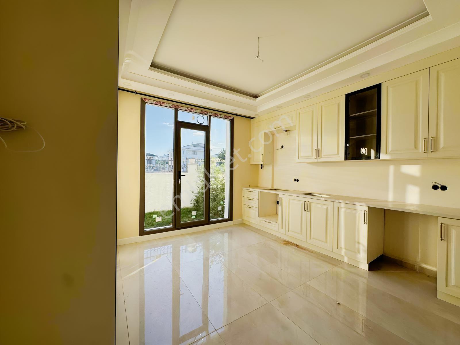 Remax Ten Büyükçekmece Karaağaçta Acil Satılık Sıfır 4+1 Villa — fotoğraf 16