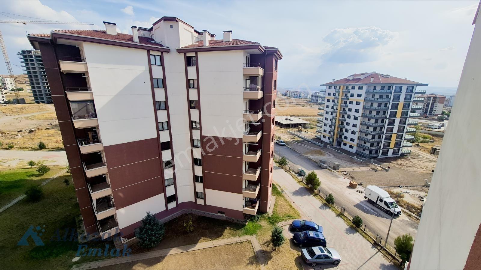 Alcı Mahallesinde Satılık 4+1 Daire