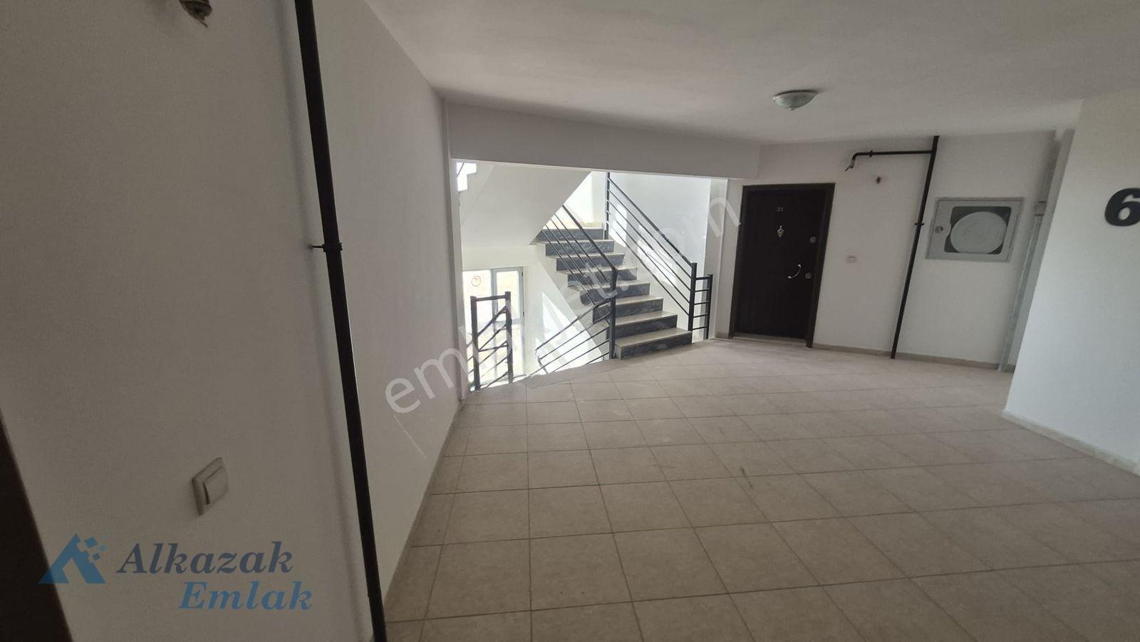 Alcı Mahallesinde Satılık 4+1 Daire — fotoğraf 4