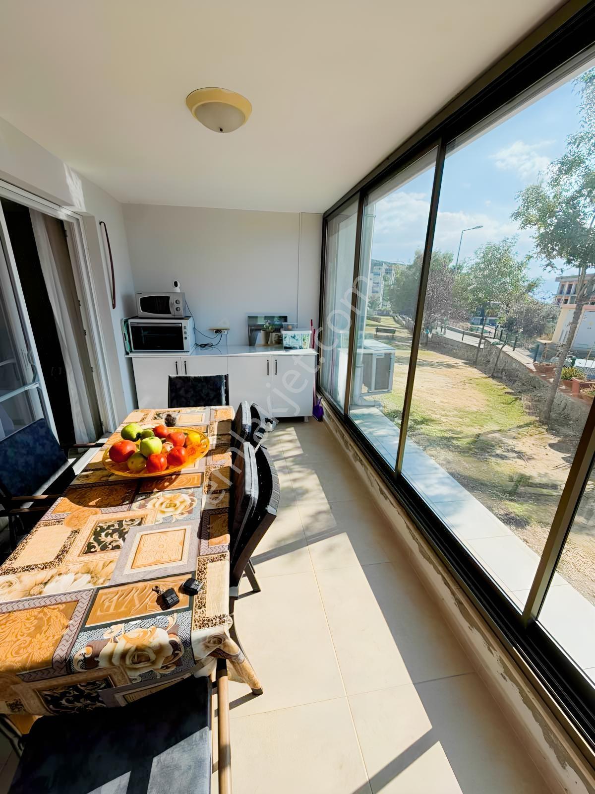 Havuzlu Sitede, Doğalgazlı 3+1 , 130 M2 Daire — fotoğraf 2