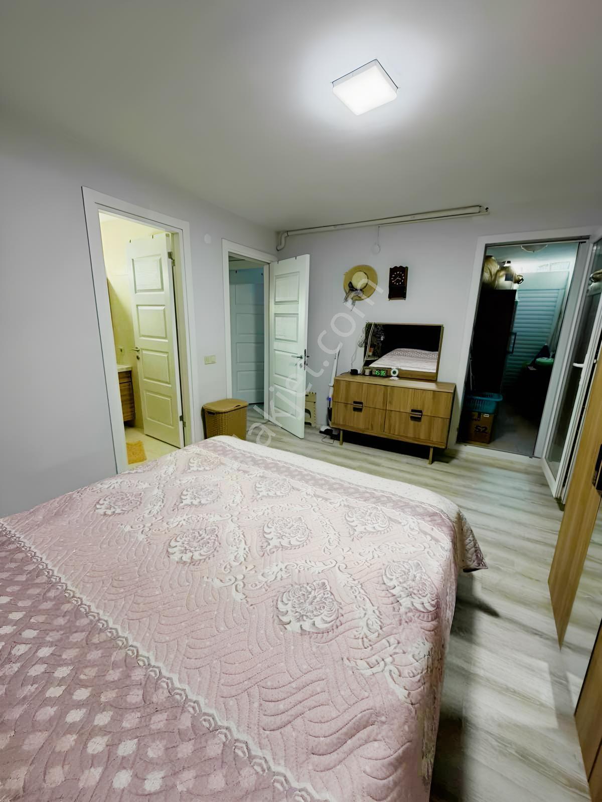 Havuzlu Sitede, Doğalgazlı 3+1 , 130 M2 Daire — fotoğraf 5