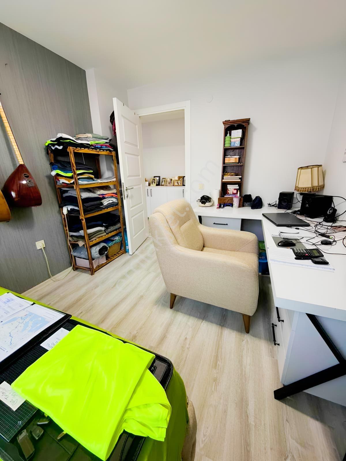 Havuzlu Sitede, Doğalgazlı 3+1 , 130 M2 Daire — fotoğraf 7