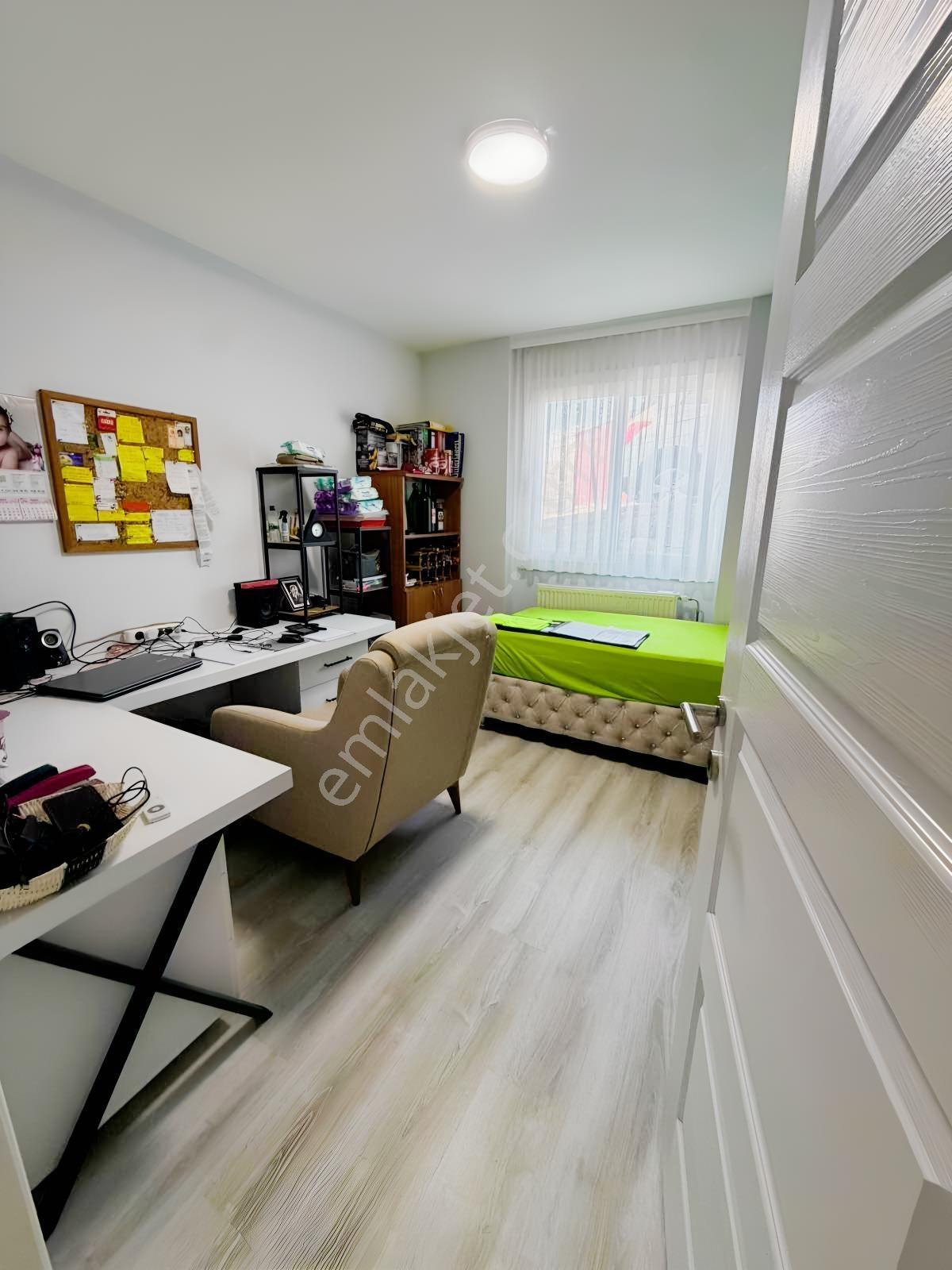 Havuzlu Sitede, Doğalgazlı 3+1 , 130 M2 Daire — fotoğraf 9