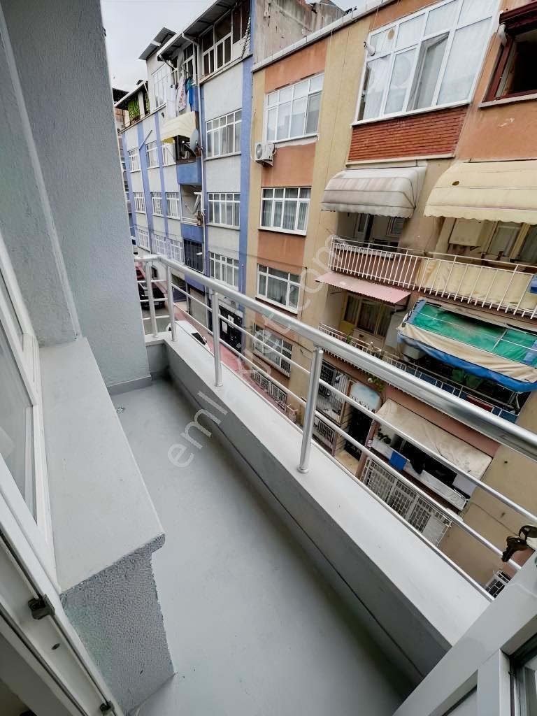 Çiftlik'te Merkezi Konumda 2+1 Ara Kat Balkonlu — fotoğraf 2