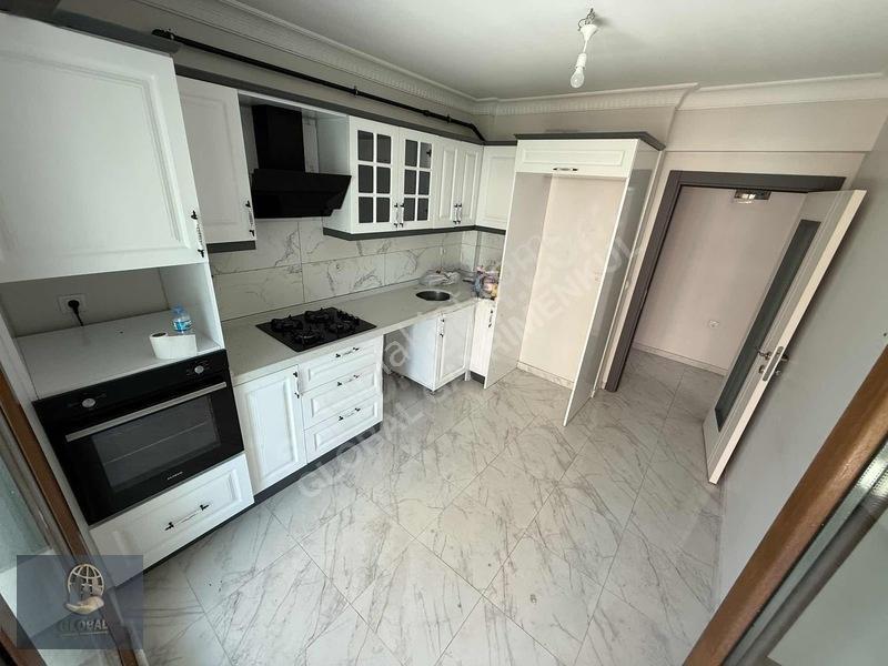 Acil Hürriyet Mah 2+1 Arakat Çift Balkon Ebeveynli 5yaş — fotoğraf 3