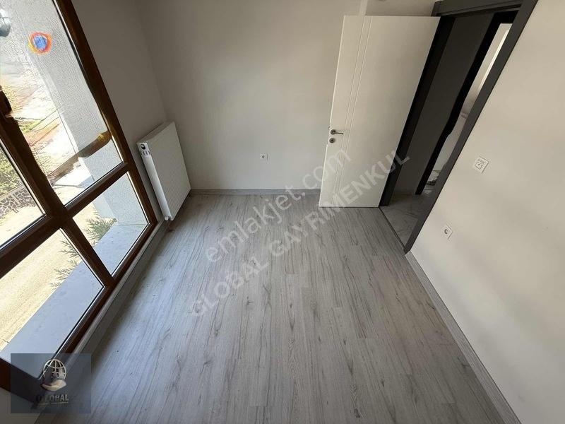 Acil Hürriyet Mah 2+1 Arakat Çift Balkon Ebeveynli 5yaş — fotoğraf 21