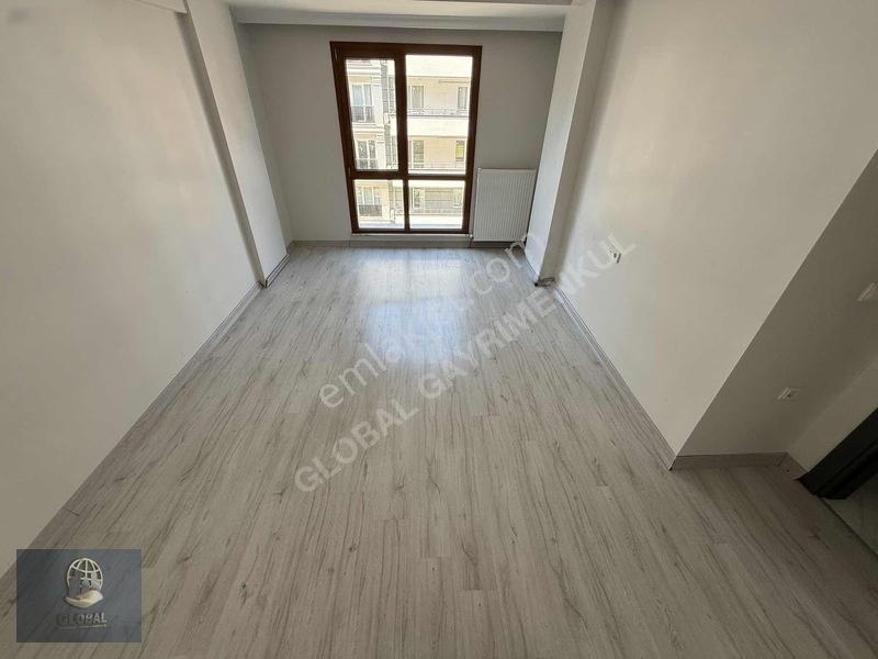 Acil Hürriyet Mah 2+1 Arakat Çift Balkon Ebeveynli 5yaş — fotoğraf 26