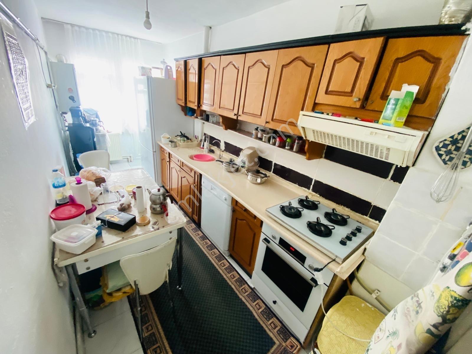 Plevne Mah. 3+1 Geniş M2 Ara Katta Masrafsız Daire — fotoğraf 3