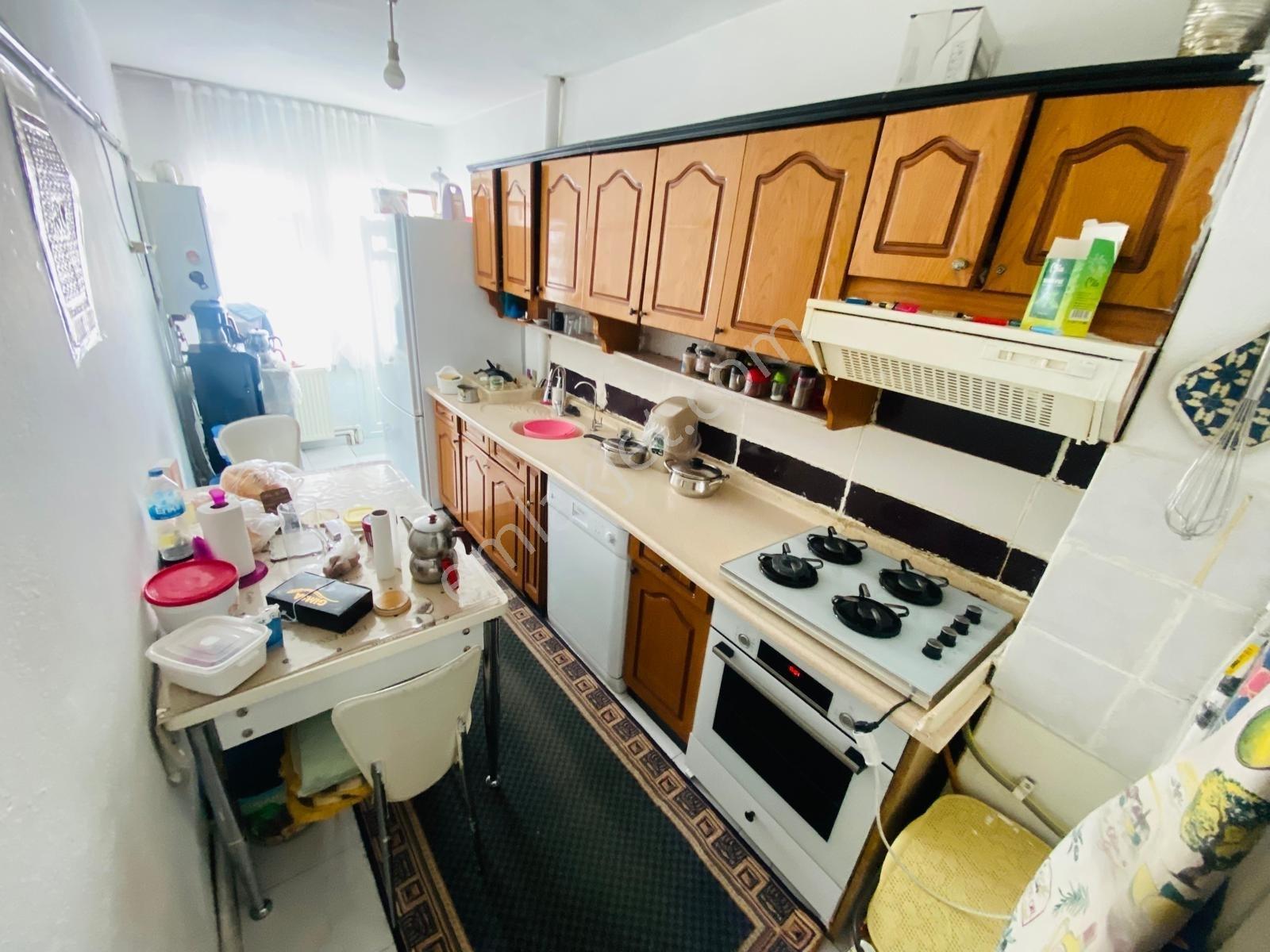 Plevne Mah. 3+1 Geniş M2 Ara Katta Masrafsız Daire — fotoğraf 5