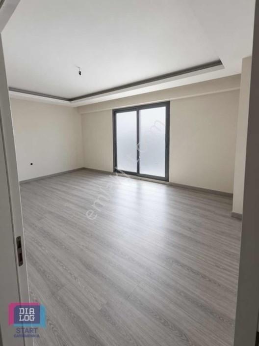 Acil!!! Satılık Torbalı Merkezi Konumda Geniş 3+1 Daire — fotoğraf 3