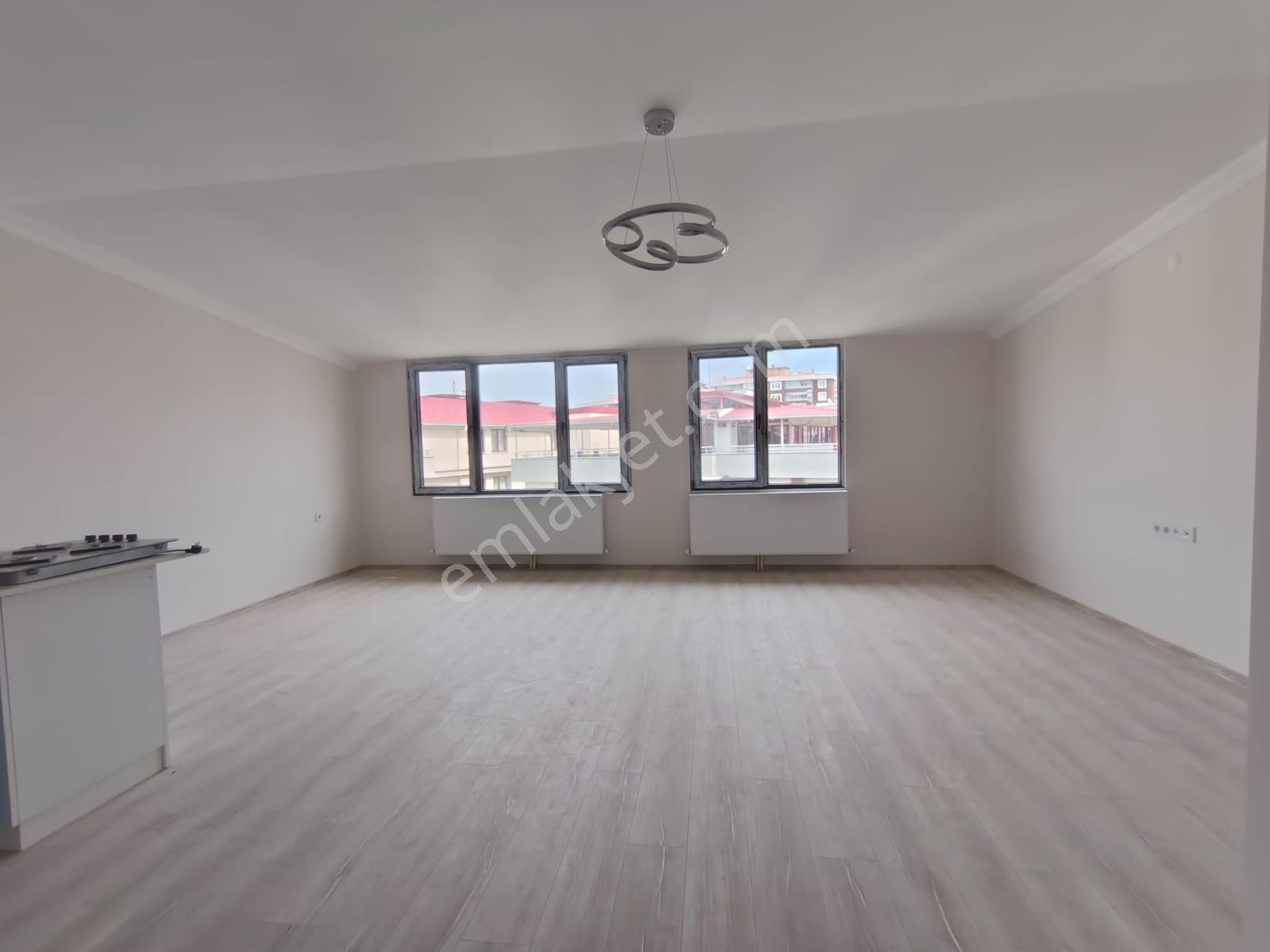 Delta Gayrimenkulden Gürede Satılık 150 M2 2+1 Fırsat Daire! — fotoğraf 5