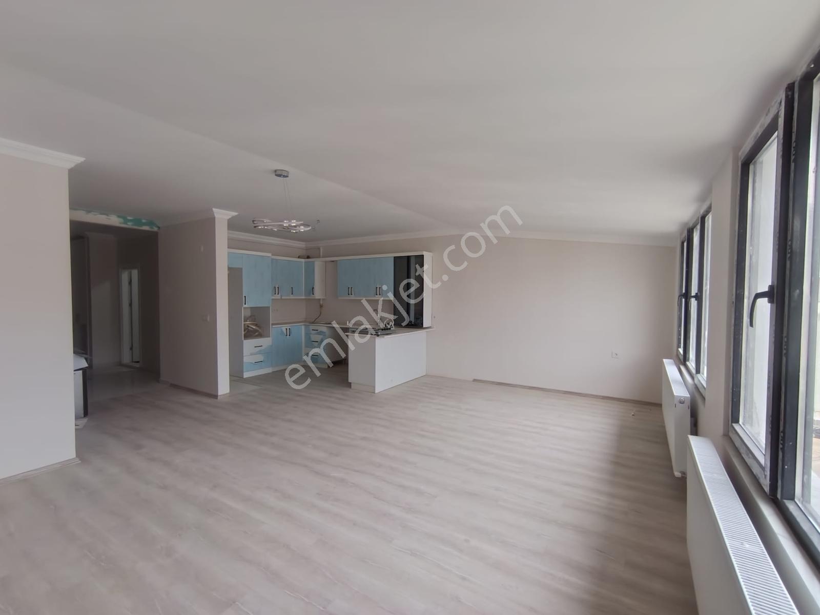 Delta Gayrimenkulden Gürede Satılık 150 M2 2+1 Fırsat Daire! — fotoğraf 8